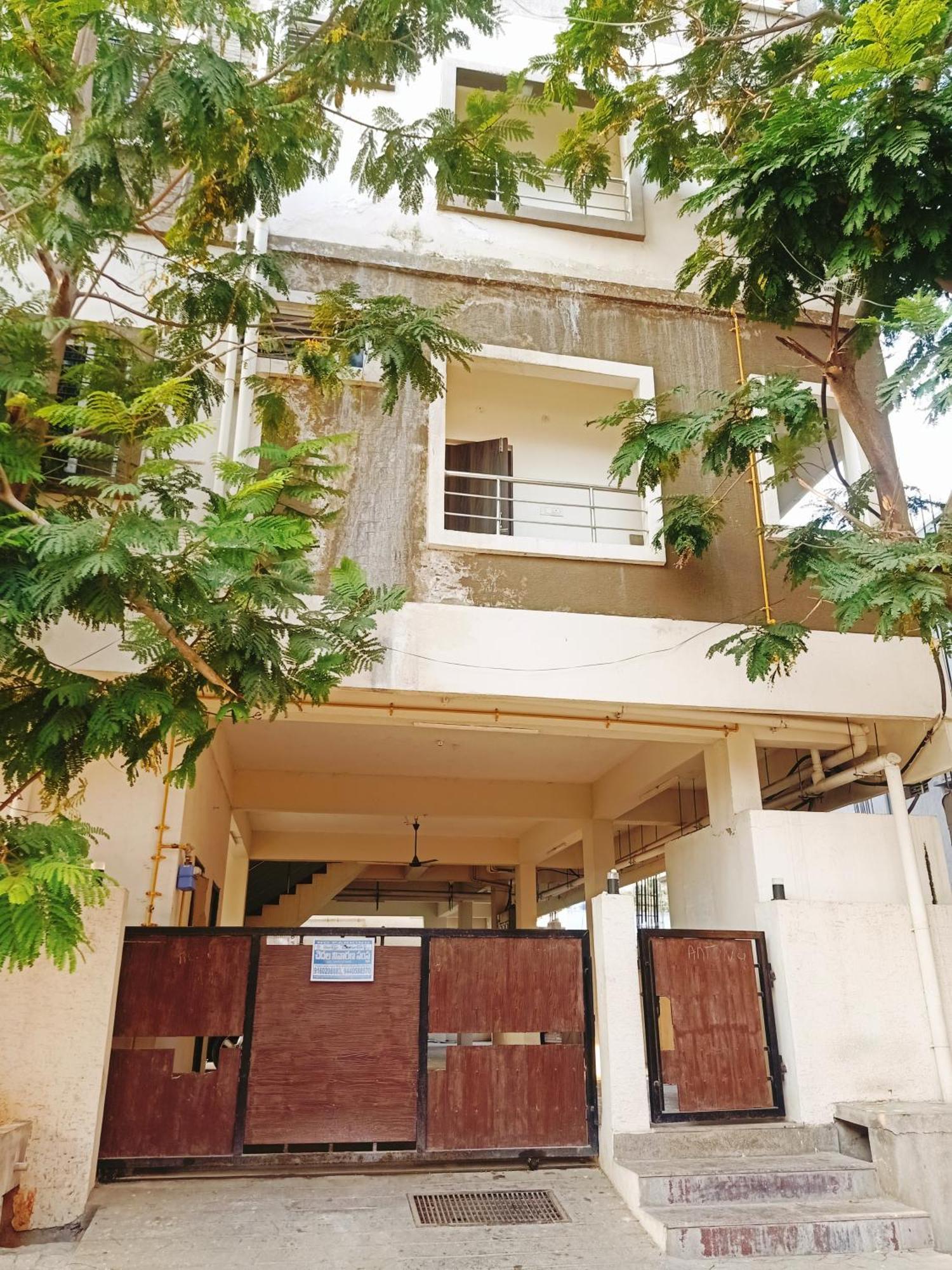 Garuda Grand Apartment Tirupati Bagian luar foto